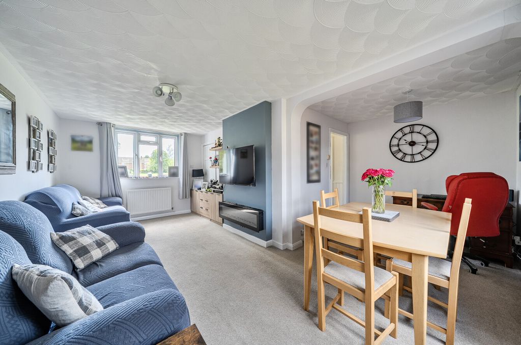 Property photo 2 of 12 14572058