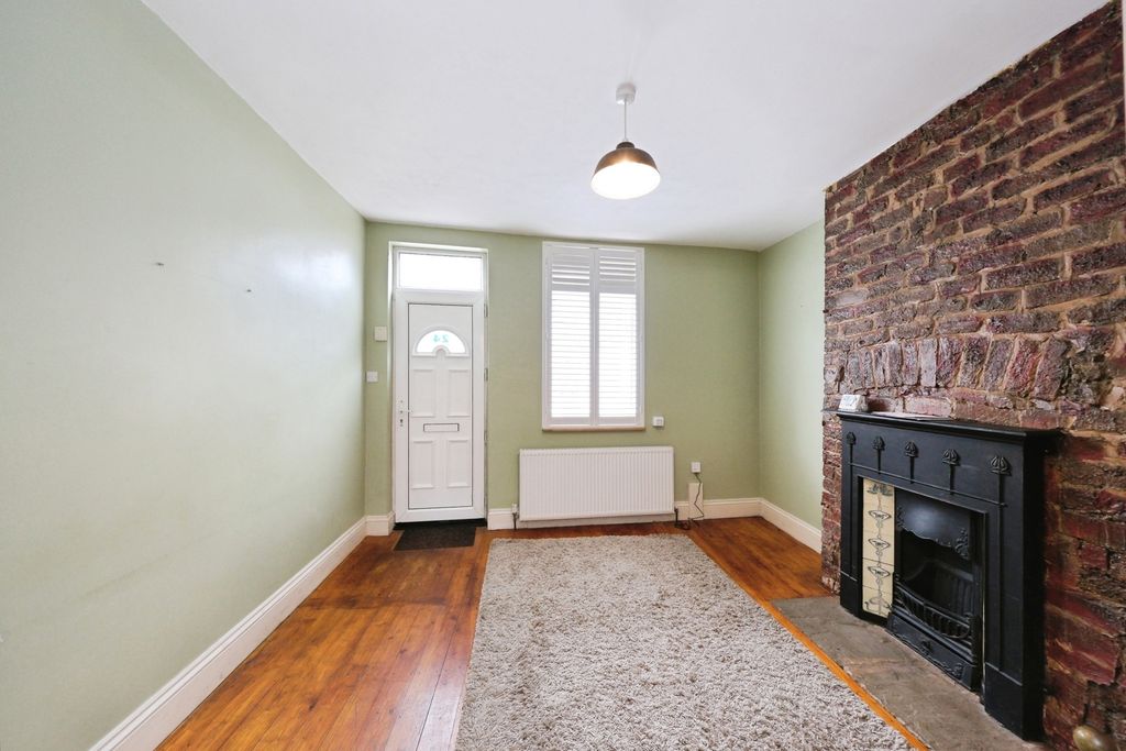 Property photo 2 of 19 Pbox-Img.Jpg