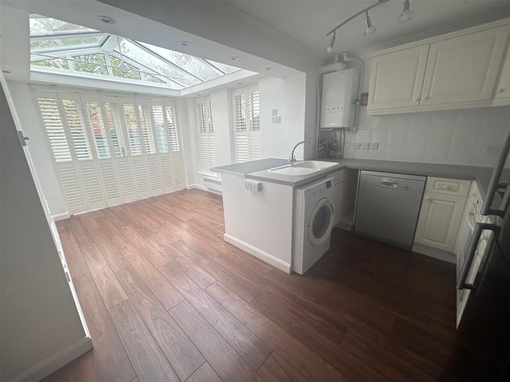 Property photo 2 of 12 Kitchen