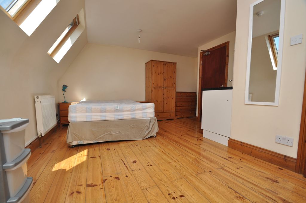 Property photo 1 of 4