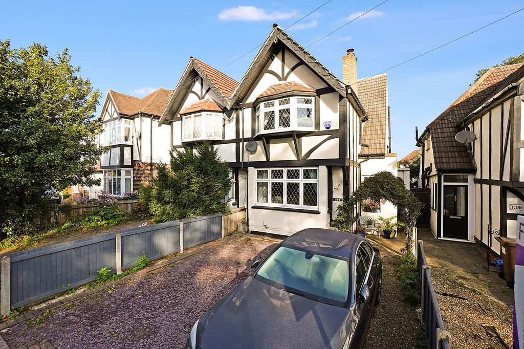 Property photo 1 of 32