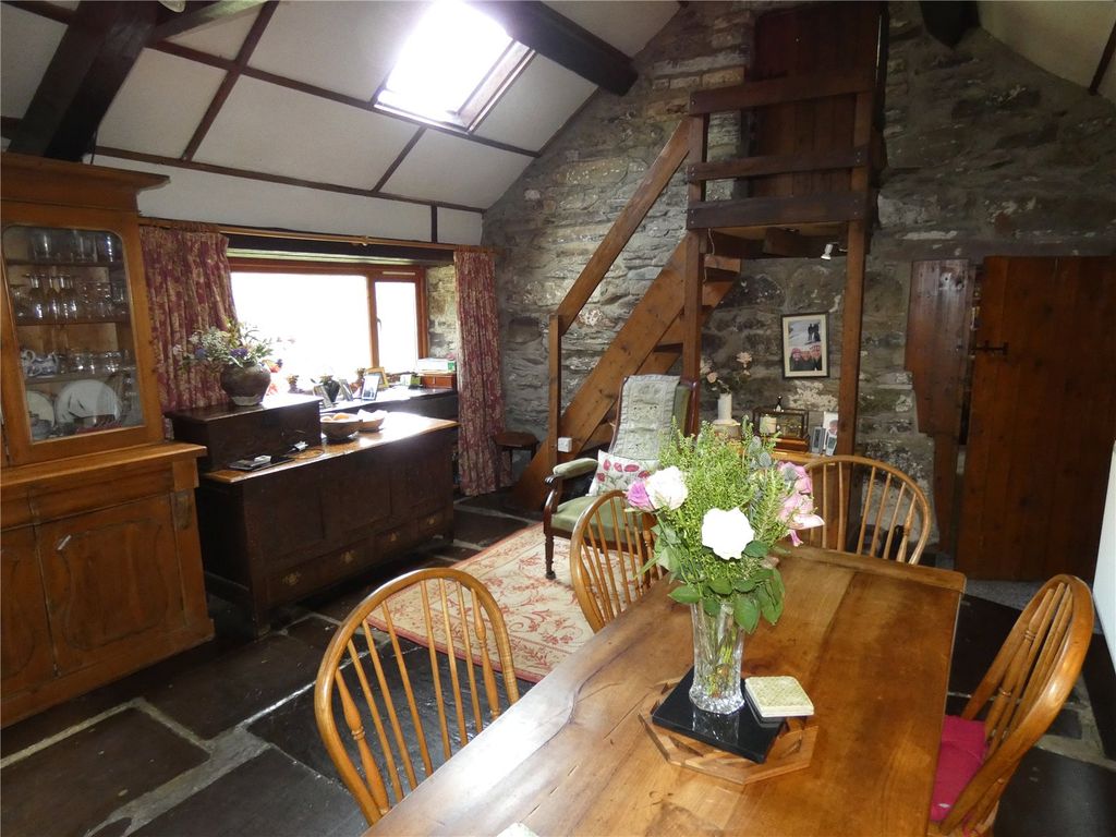 Property photo 2 of 24 Picture No. 30