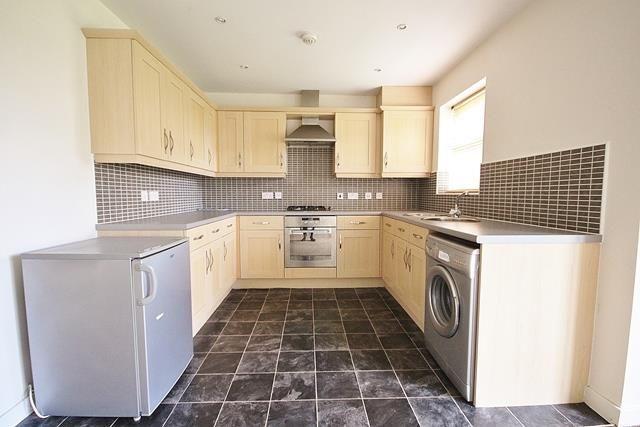 Property photo 3 of 7 Kitchen