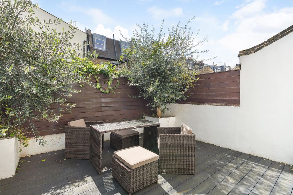 Property photo 2 of 17 Image