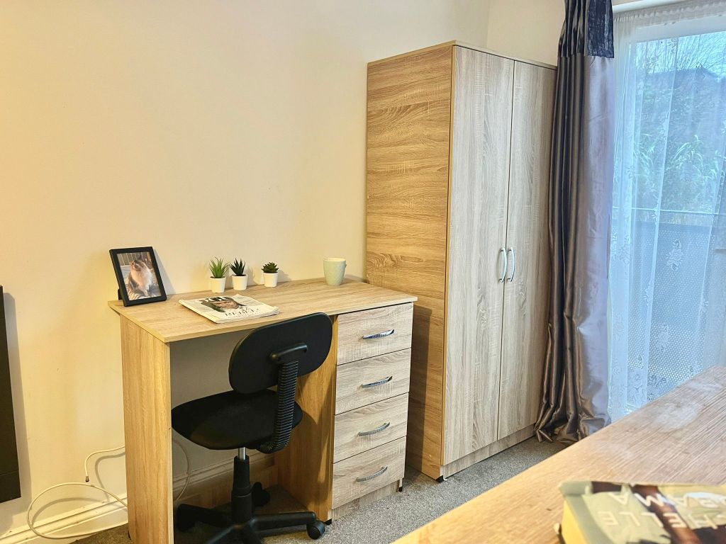 Property photo 2 of 11