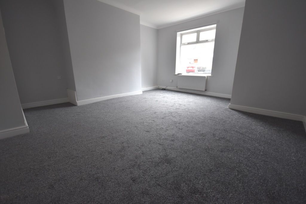 Property photo 3 of 8 Photograph 3