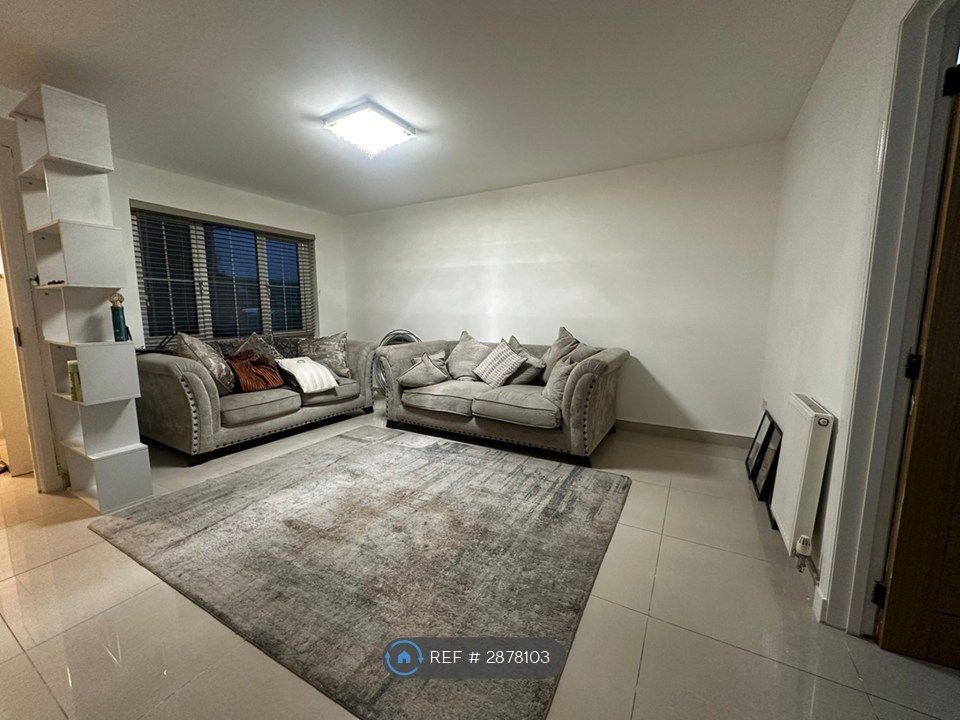 Property photo 3 of 23 Living Room