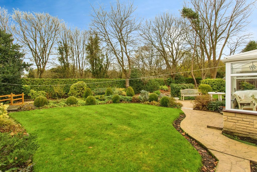 Property photo 2 of 26 Garden