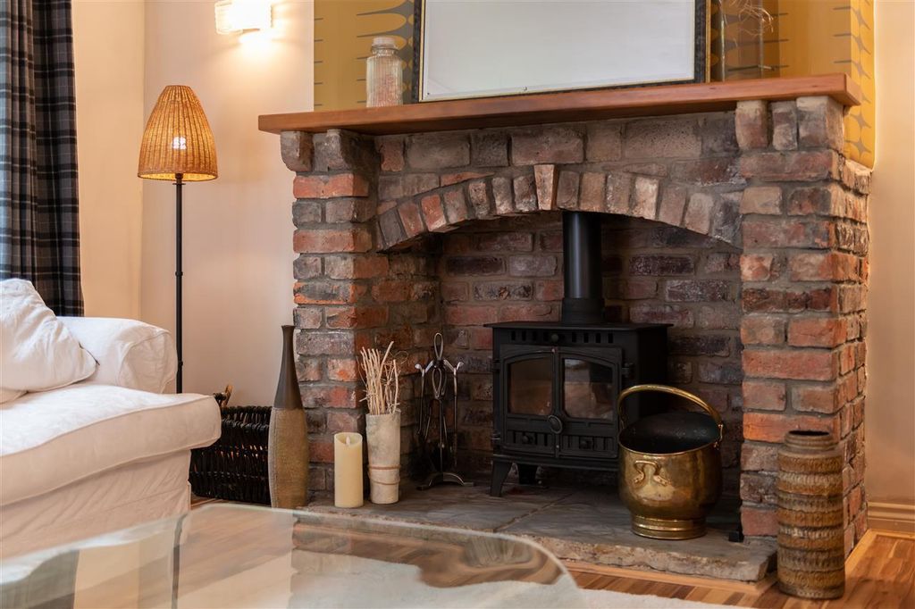 Property photo 3 of 37
