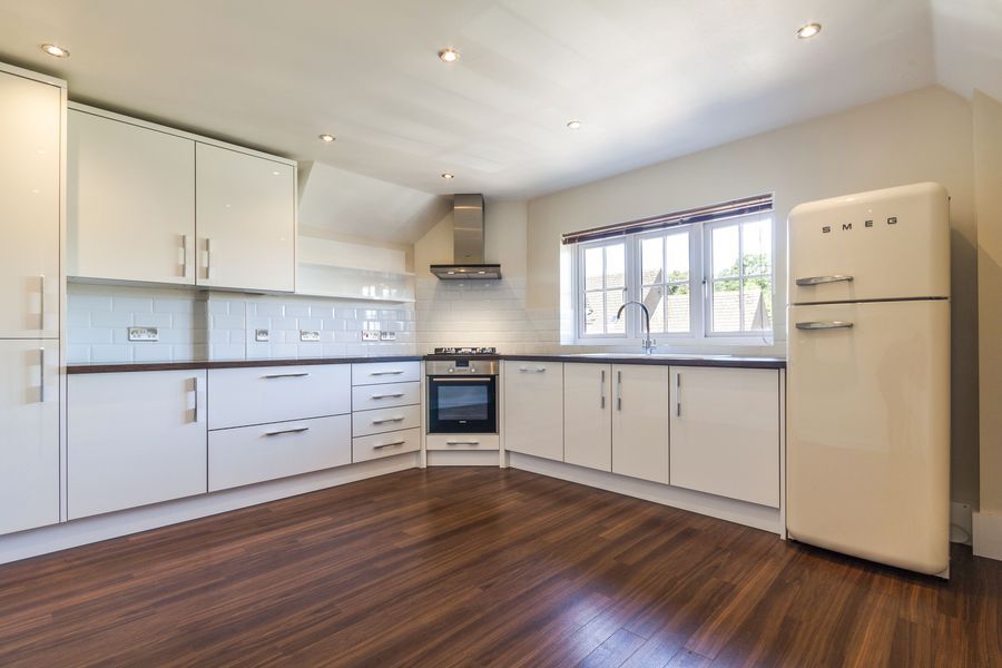 Property photo 2 of 8 Kitchen.Jpg