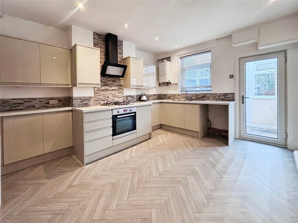 Property photo 3 of 13 Kitchen