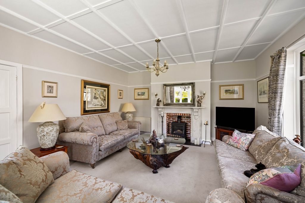 Property photo 2 of 34