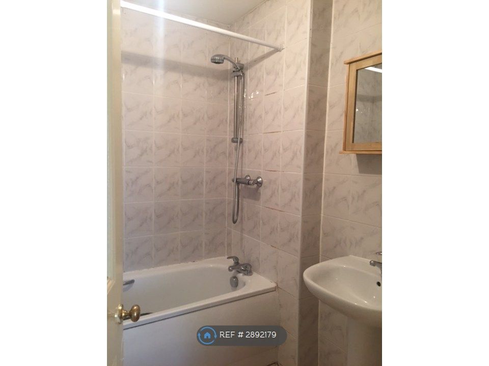 Property photo 2 of 3 Bathroom