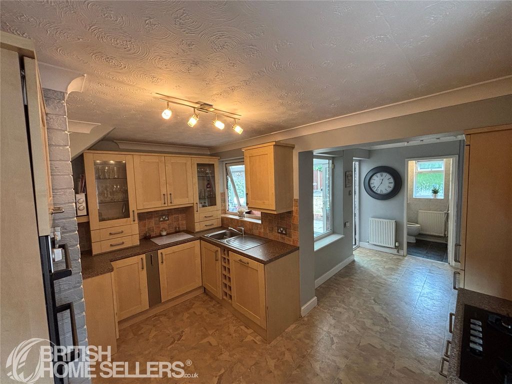 Property photo 3 of 21 Picture No. 06