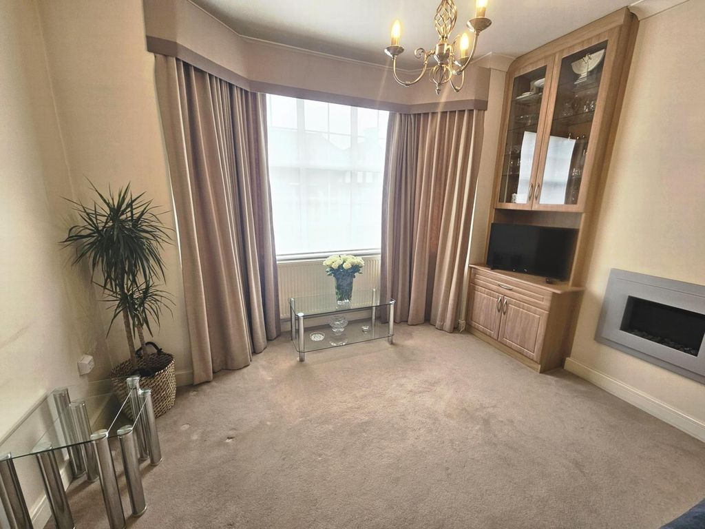 Property photo 3 of 18 Photo 2