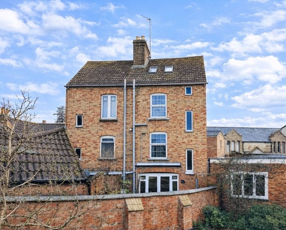 Property photo 2 of 3