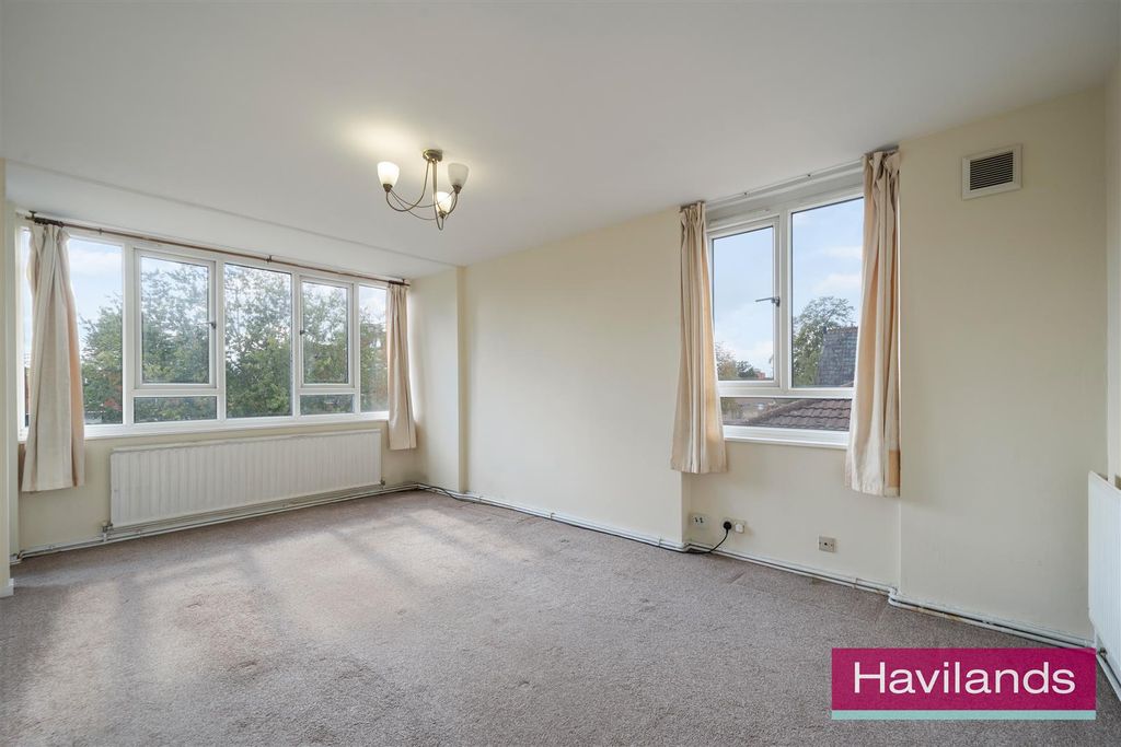 Property photo 2 of 12 Ashbourne Court-6.Jpg