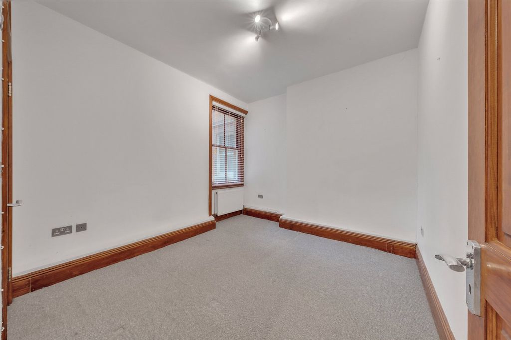 Property photo 3 of 12 Picture No. 05