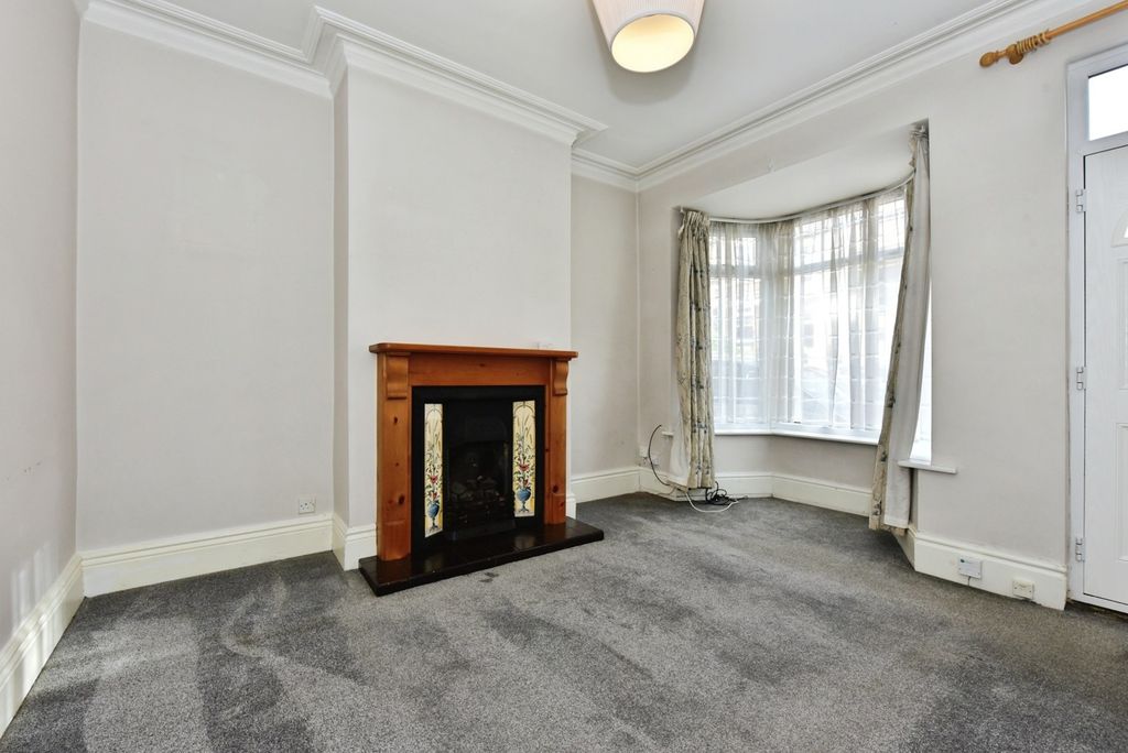 Property photo 3 of 16 Pbox-Img.Jpg