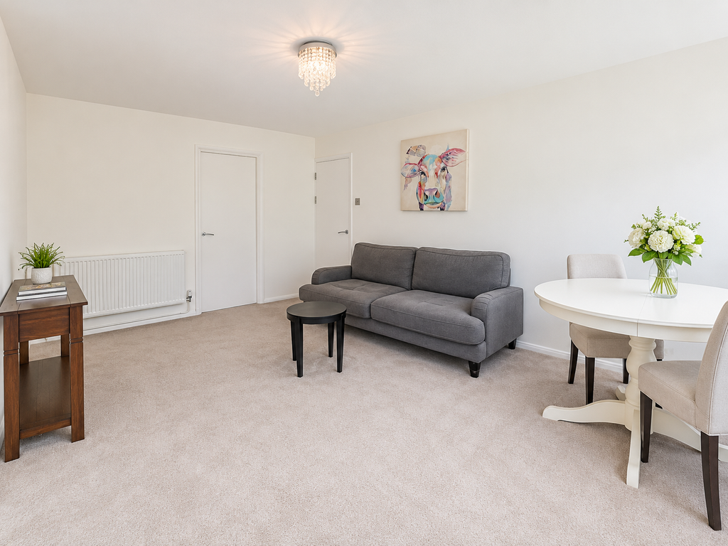 Property photo 3 of 13 Clarendon Court