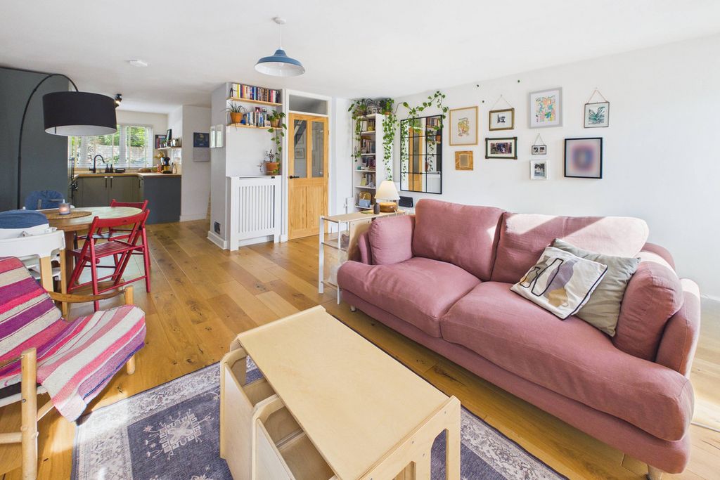 Property photo 3 of 20