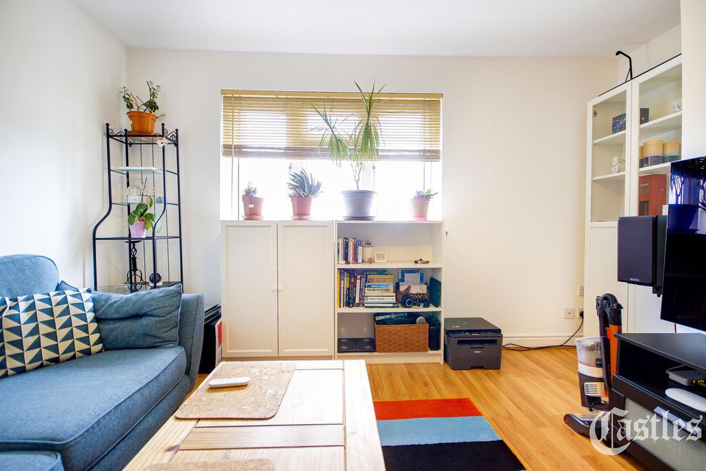 Property photo 3 of 13 Living Room