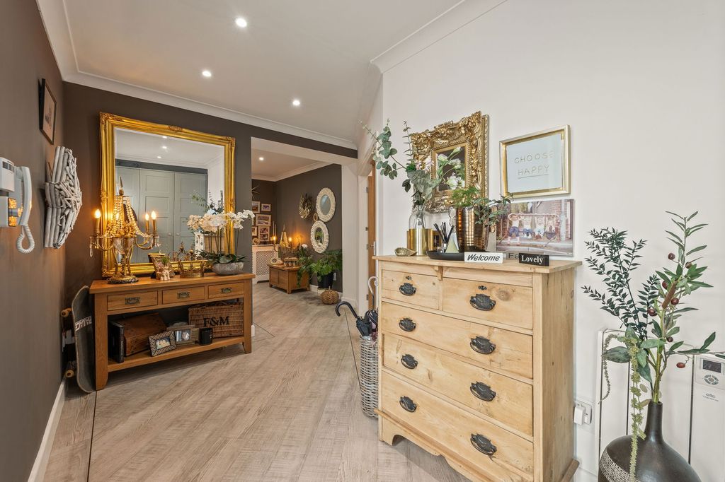 Property photo 3 of 56