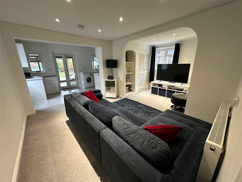 Property photo 2 of 12 Picture No. 11