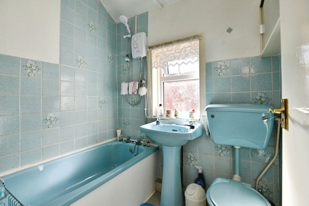Property photo 3 of 17 Photo