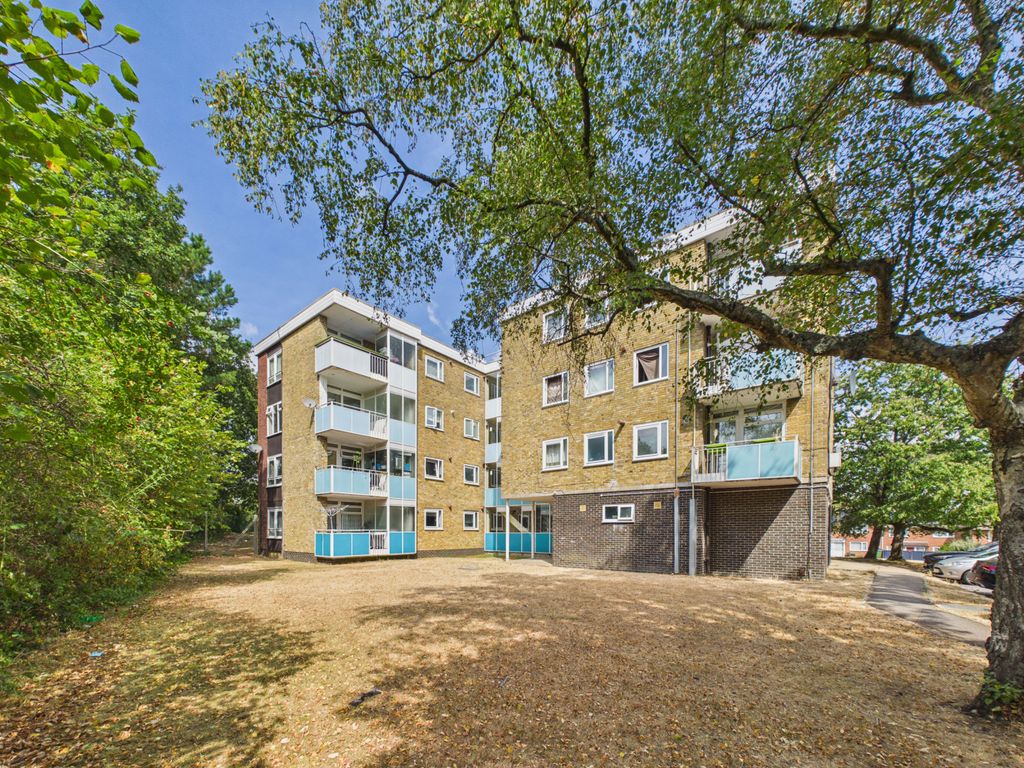Property photo 1 of 10 2 Bedroom Flat For Rent