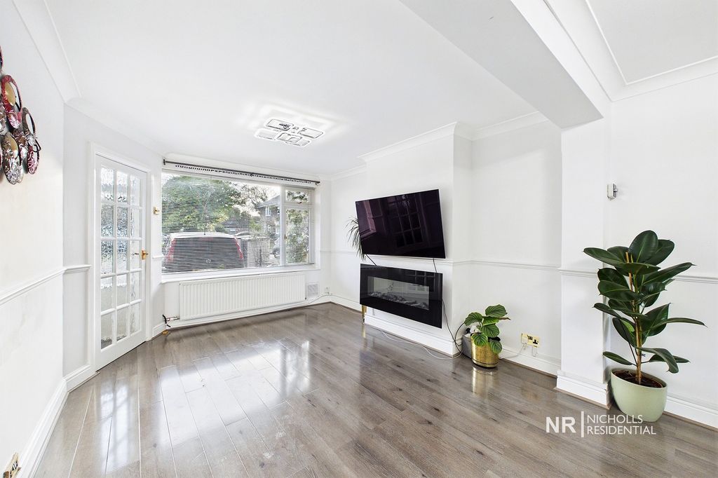 Property photo 2 of 16 Lounge Area