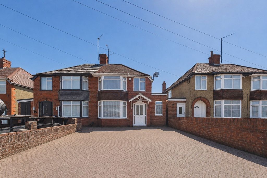 Property photo 1 of 11 Picture No. 24