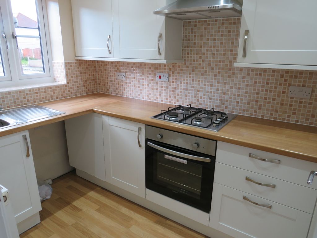 Property photo 2 of 12 Kitchen