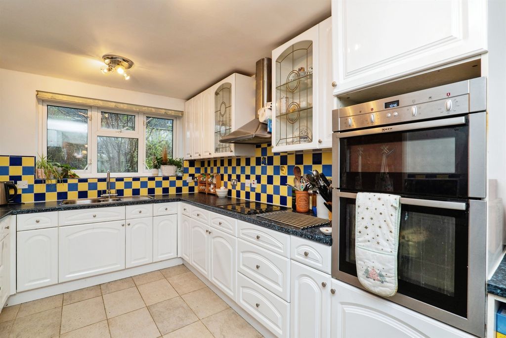 Property photo 3 of 13