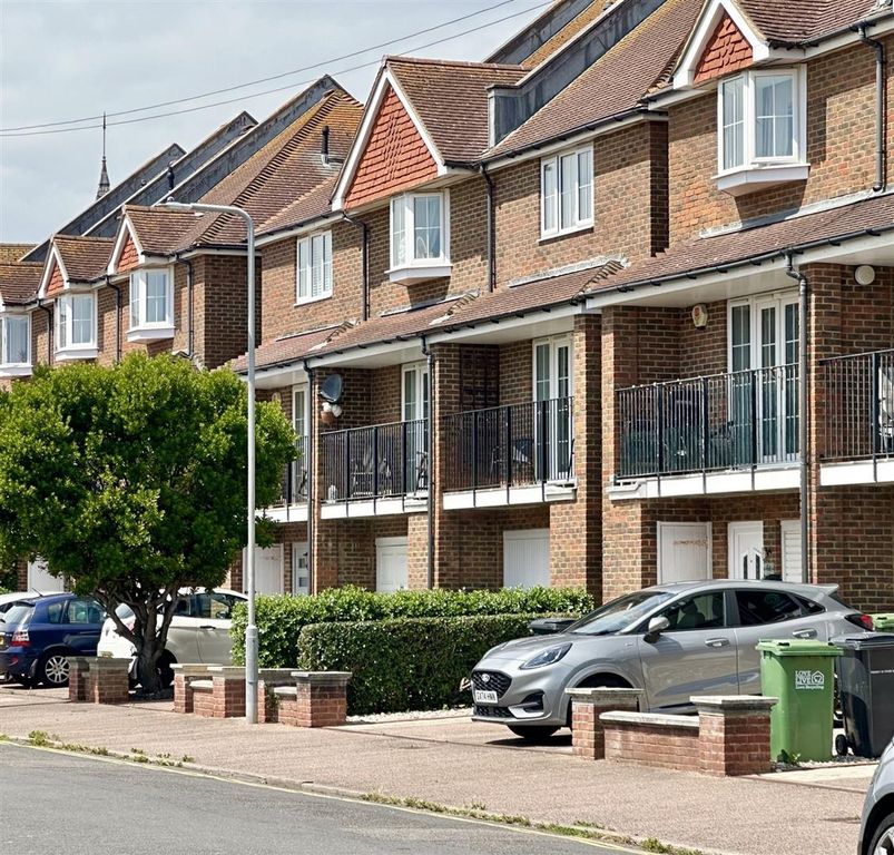 Property photo 3 of 26