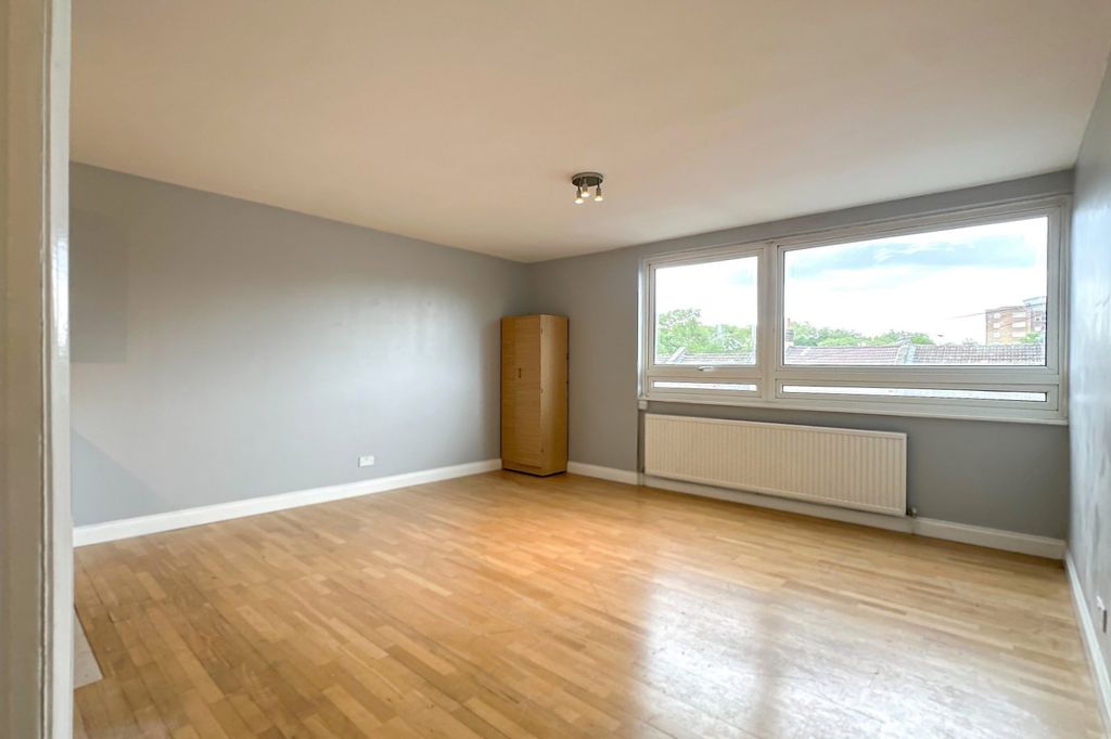 Property photo 3 of 14 Picture No. 04