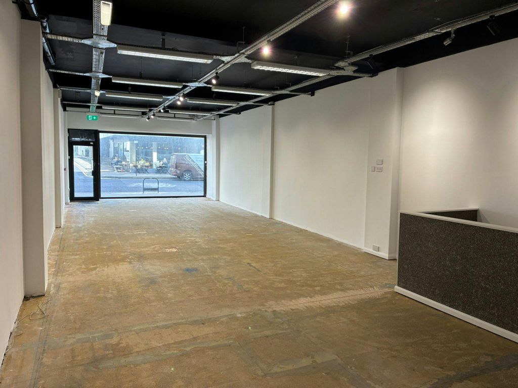 Property photo 2 of 14 Int 2.Jpeg