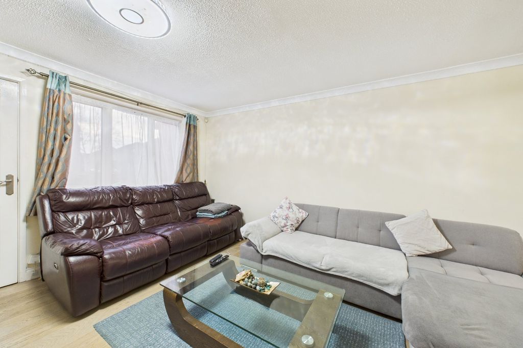Property photo 3 of 11 Picture No. 02