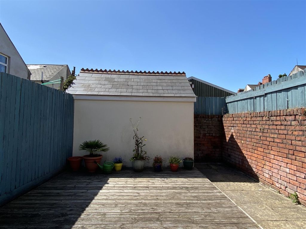 Property photo 2 of 13