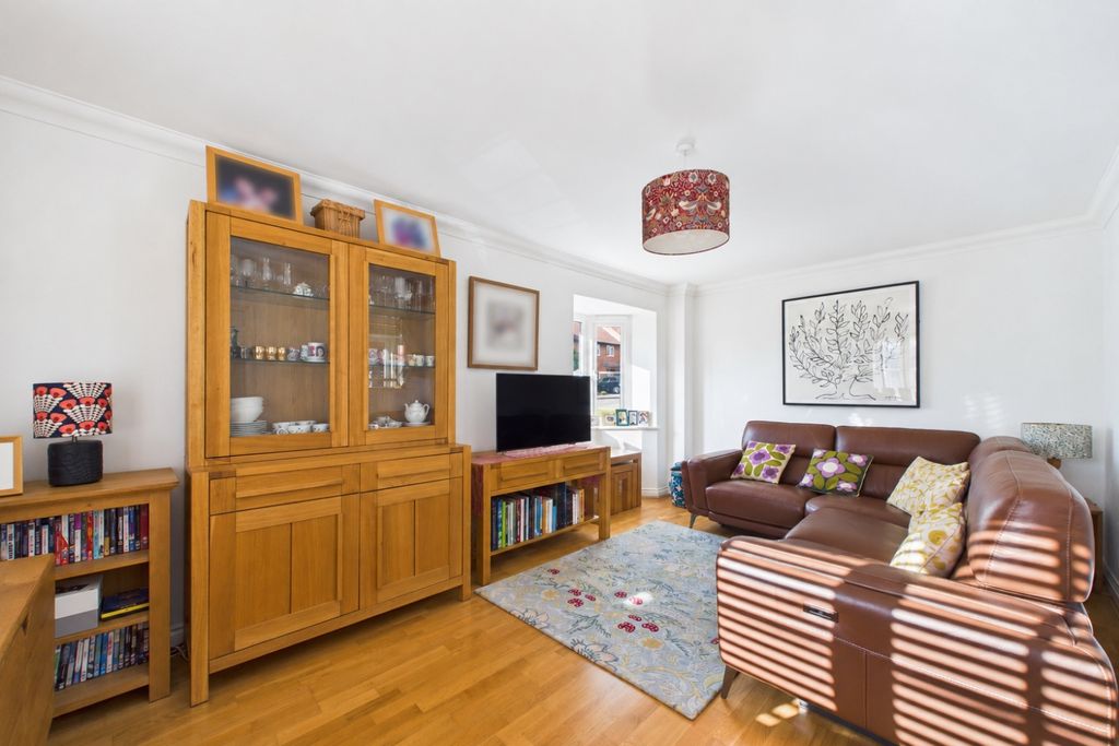 Property photo 3 of 15 Living Room