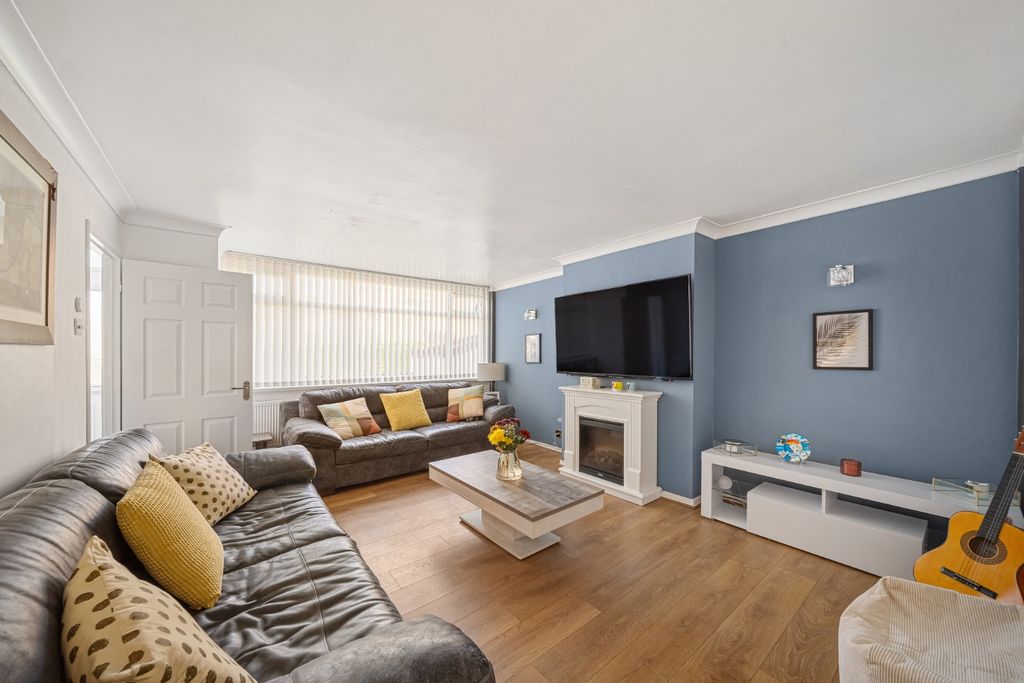 Property photo 2 of 20 3955576