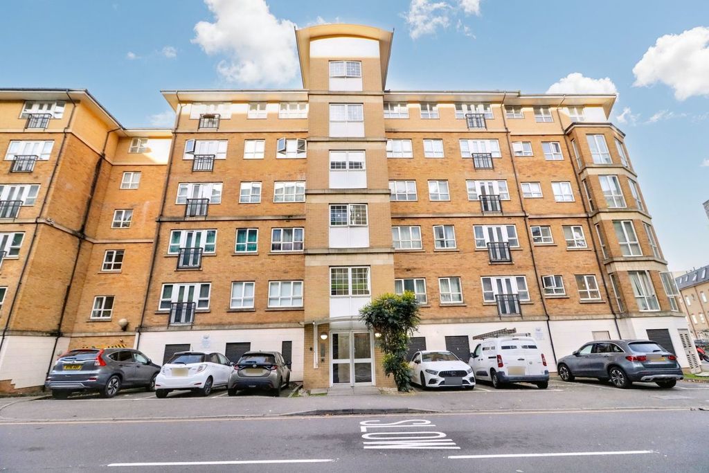 Property photo 1 of 16