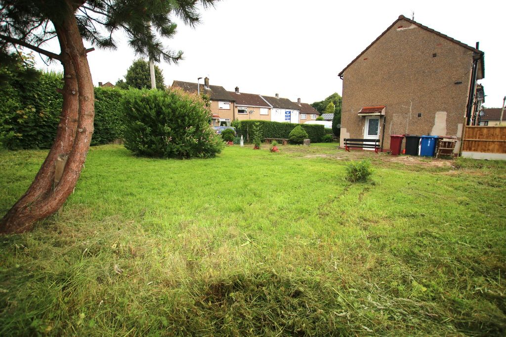 Property photo 2 of 11