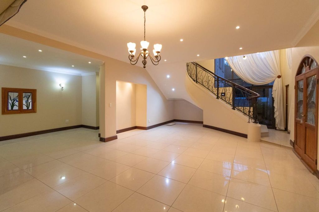 Property photo 2 of 50