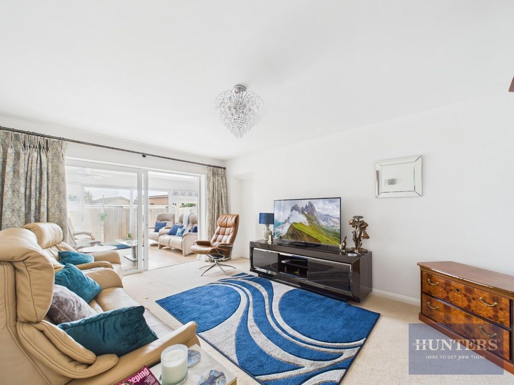 Property photo 2 of 17 Living Room