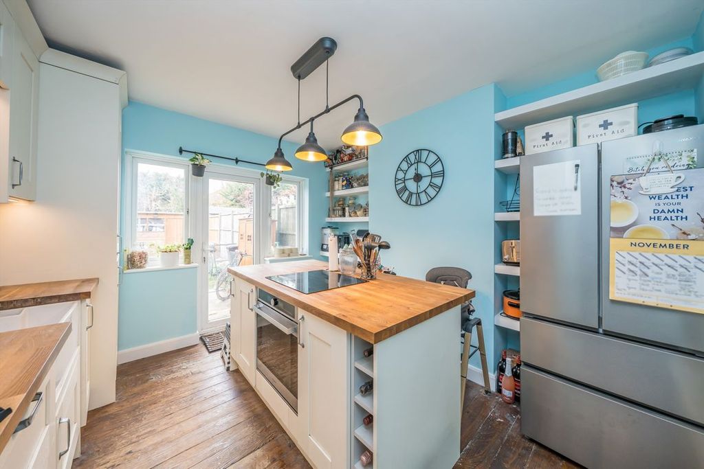 Property photo 3 of 6