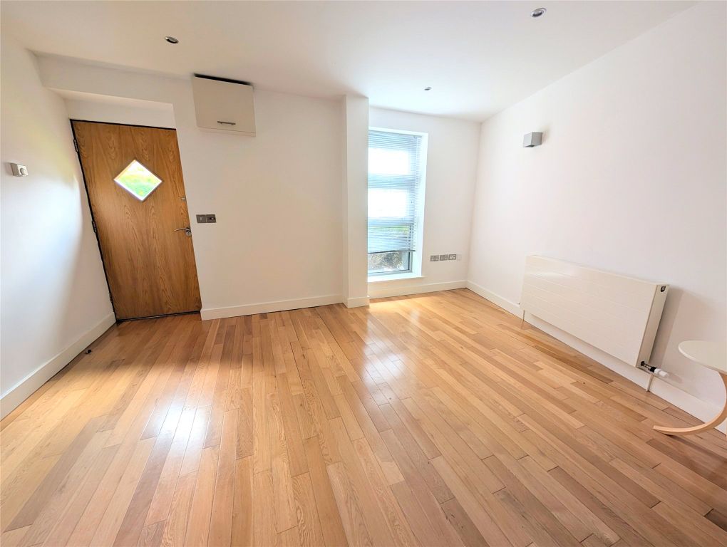 Property photo 3 of 7 Picture No. 05