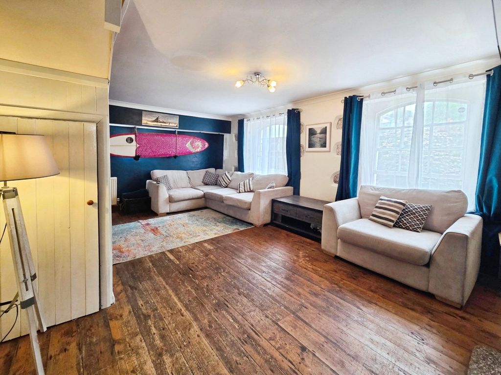 Property photo 2 of 16 Picture No. 04