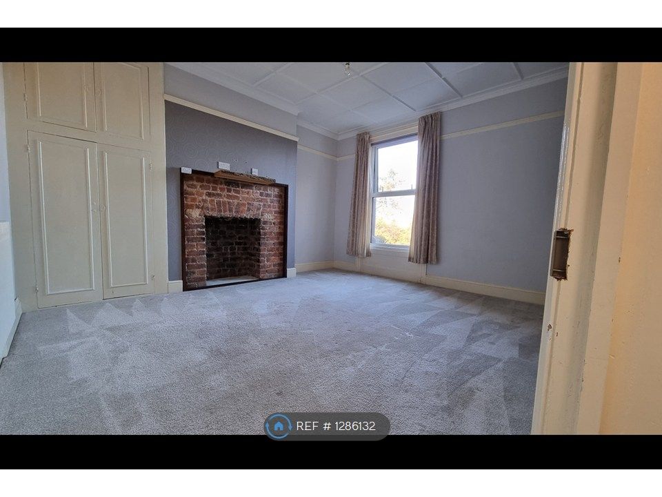 Property photo 3 of 9 Bedroom 1