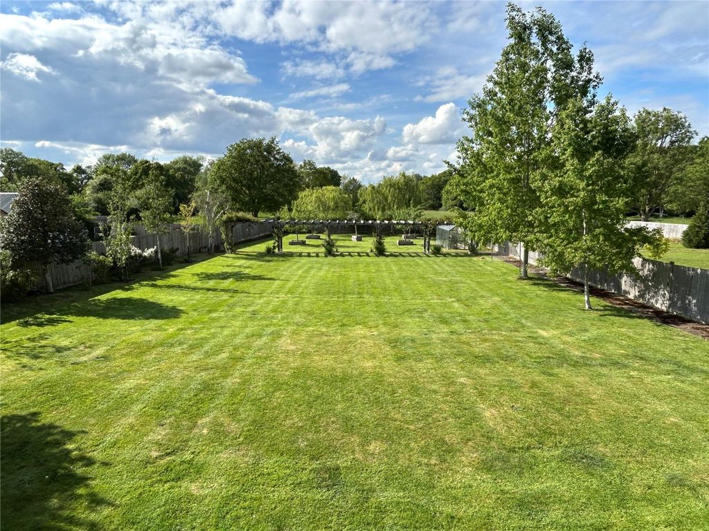 Property photo 3 of 24 Garden